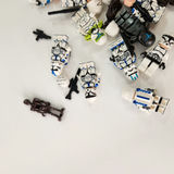 Assorted Miniature Star Wars Figurines + Accesories UNBRANDED - thumbnail 2 of 6