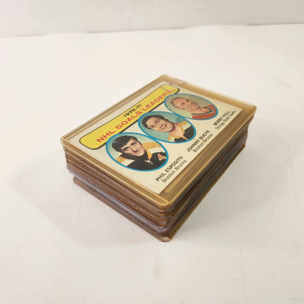 1970's 1980's O-Pee-Chee Hockey Cards - image 1 of 5