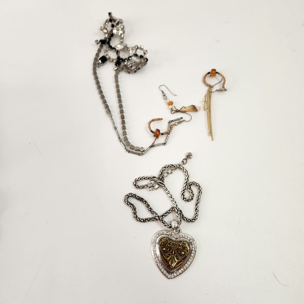 Assorted Costume Jewelry Necklaces Chains Bracelets Earrings - image 3 of 6