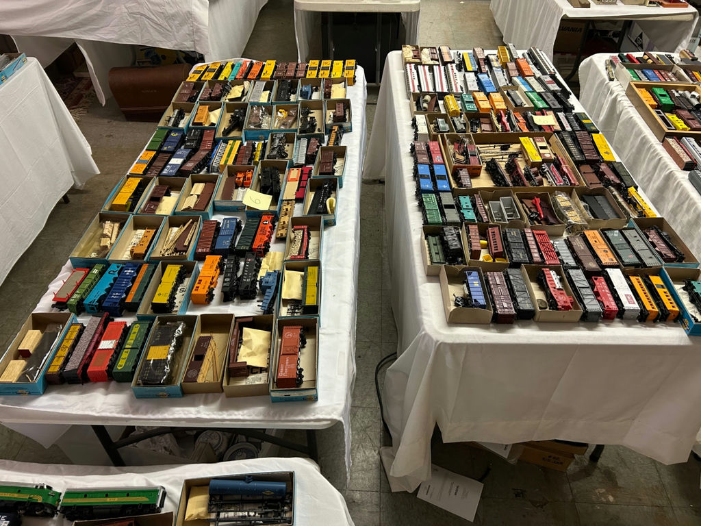 Huge HO Train Collection  - image 15 of 16