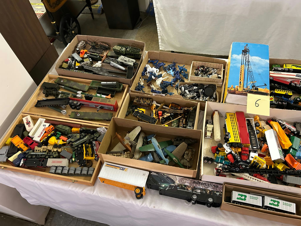 Huge Lot of HO Train Parts and Accessories  - image 14 of 18