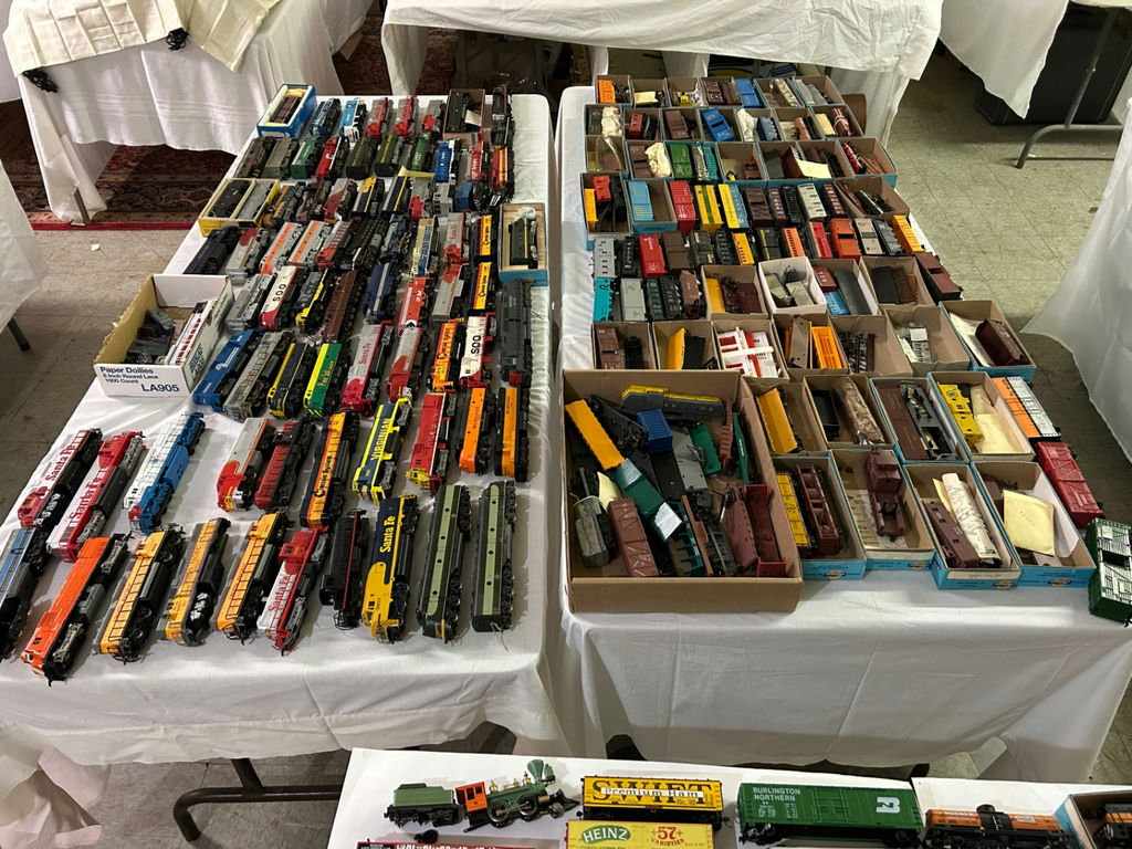 Huge HO Train Collection  - image 14 of 16