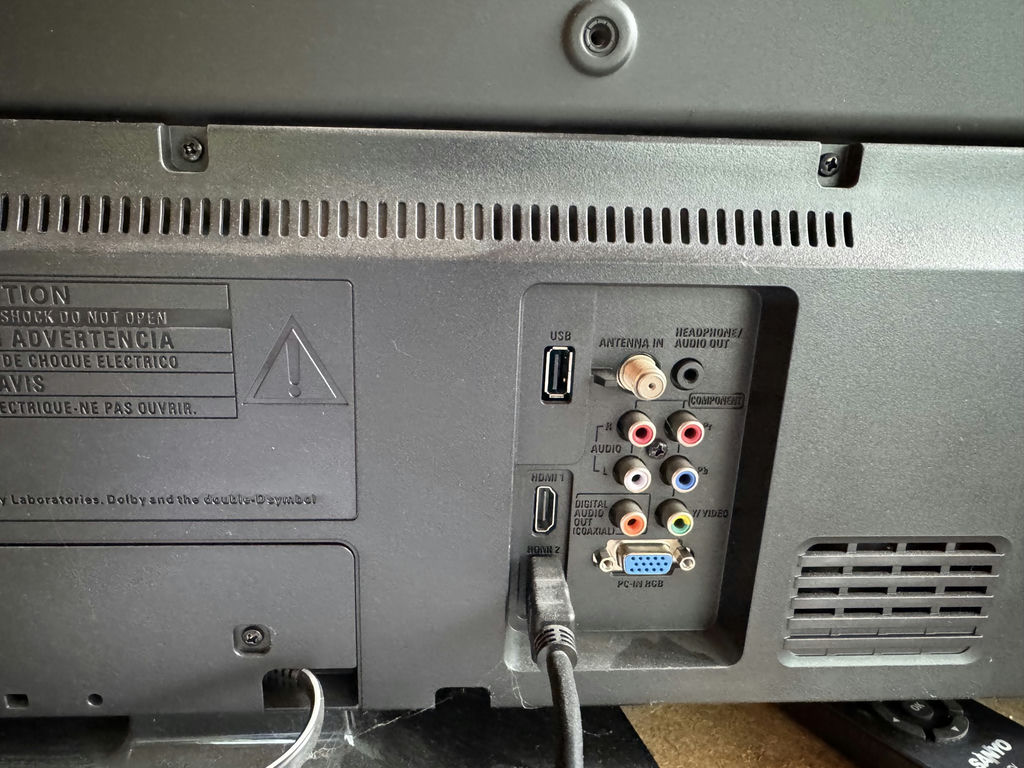 30” Sanyo TV - image 7 of 8