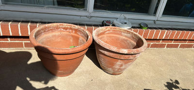 2 large clay Planters - Image 1 of 4