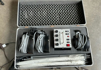 Novatron 500 VR studio lighting kit with stands and accessories - Image 1 of 6