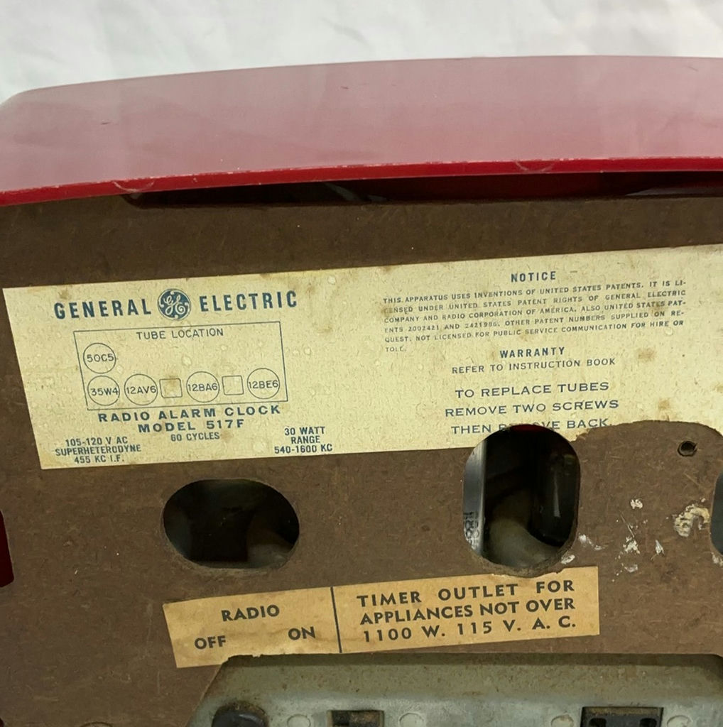 Vintage Industrial Dazor Gooseneck Lamp And  GE Radio - image 9 of 10