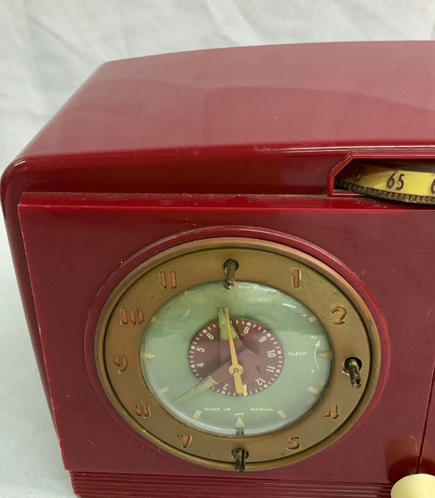 Vintage Industrial Dazor Gooseneck Lamp And  GE Radio - image 6 of 10