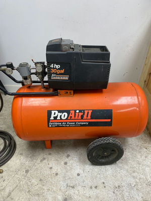 Portable Air Compressor - Image 1 of 6