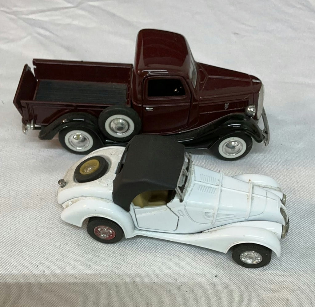 Vintage Automotive Shop Display items, Model cars - image 22 of 23