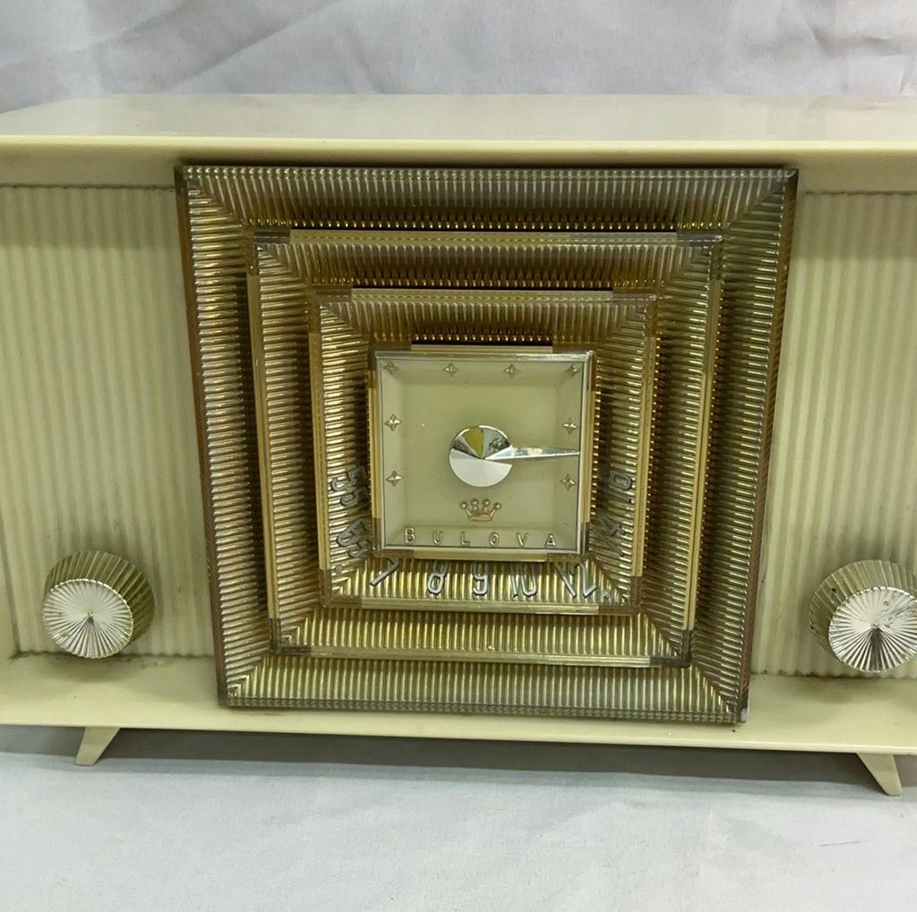 Vintage Bulova Clock Radio And an Underwriters Portable Desk Lamp - image 2 of 10