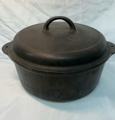 Griswald Cast Iron Dutch Oven #8 - Image 1 of 5