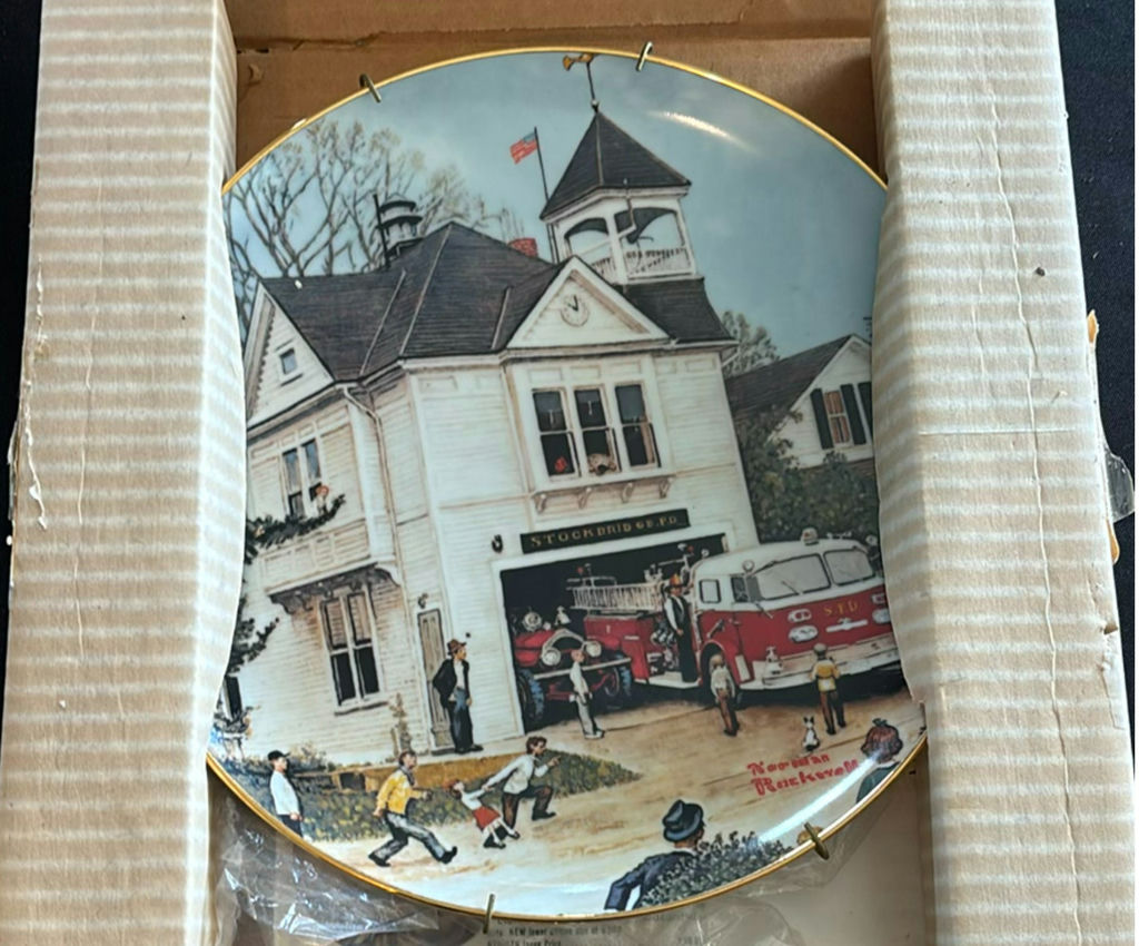 Norman Rockwell Collectible Plates: The Doctor and the Doll and Stockbridge Scenes - image 4 of 11