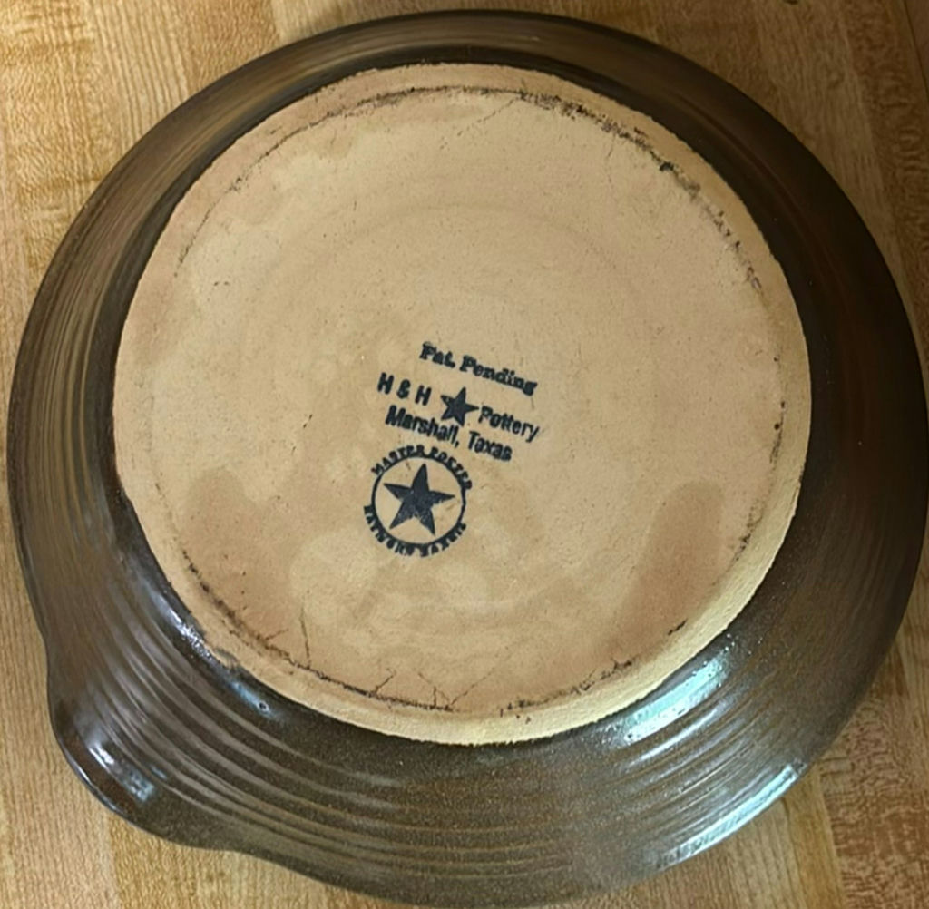 Assorted vintage bakeware and kitchen appliances - image 7 of 10