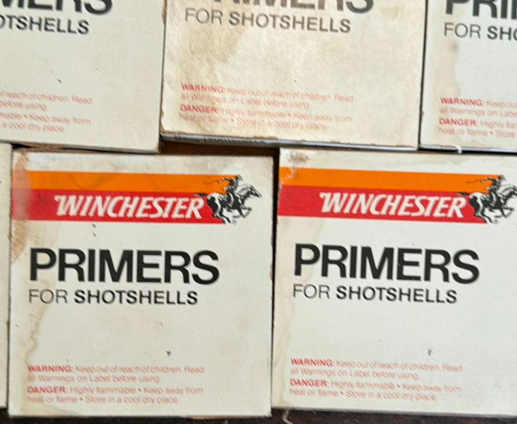 Winchester Primers for Shotshells (Lot DKL975) - image 2 of 5