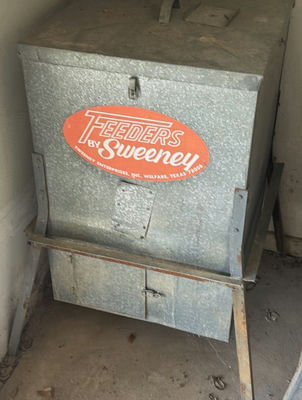 Sweeney Feeder metal livestock feeder - Image 1 of 6