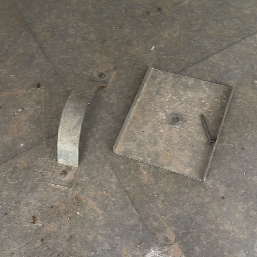 Sweeney Feeder metal livestock feeder - image 3 of 6