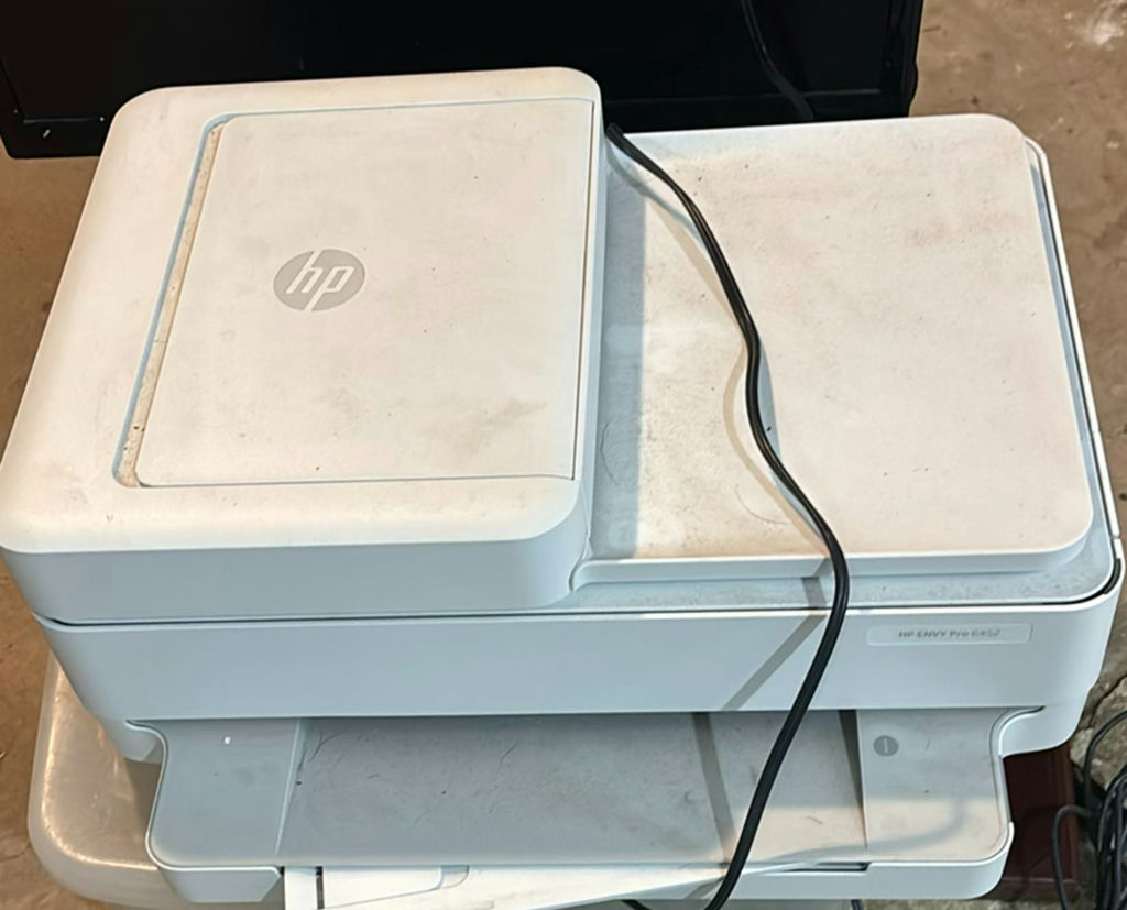 Samsung monitor and two printers (HP ENVY Pro 6452 and Epson) - image 10 of 12