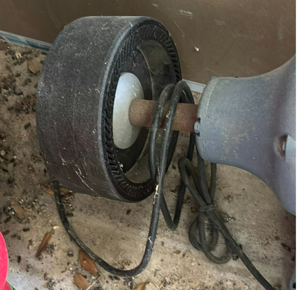 Baldor bench buffer/grinder - image 6 of 7
