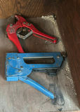 Blue and red handheld staple guns - thumbnail 3 of 4