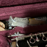 Bb clarinet in case with accessories - thumbnail 6 of 7