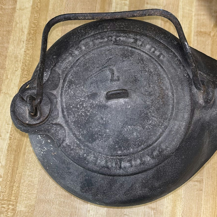 Cast Iron Kettle with Lid - image 3 of 7