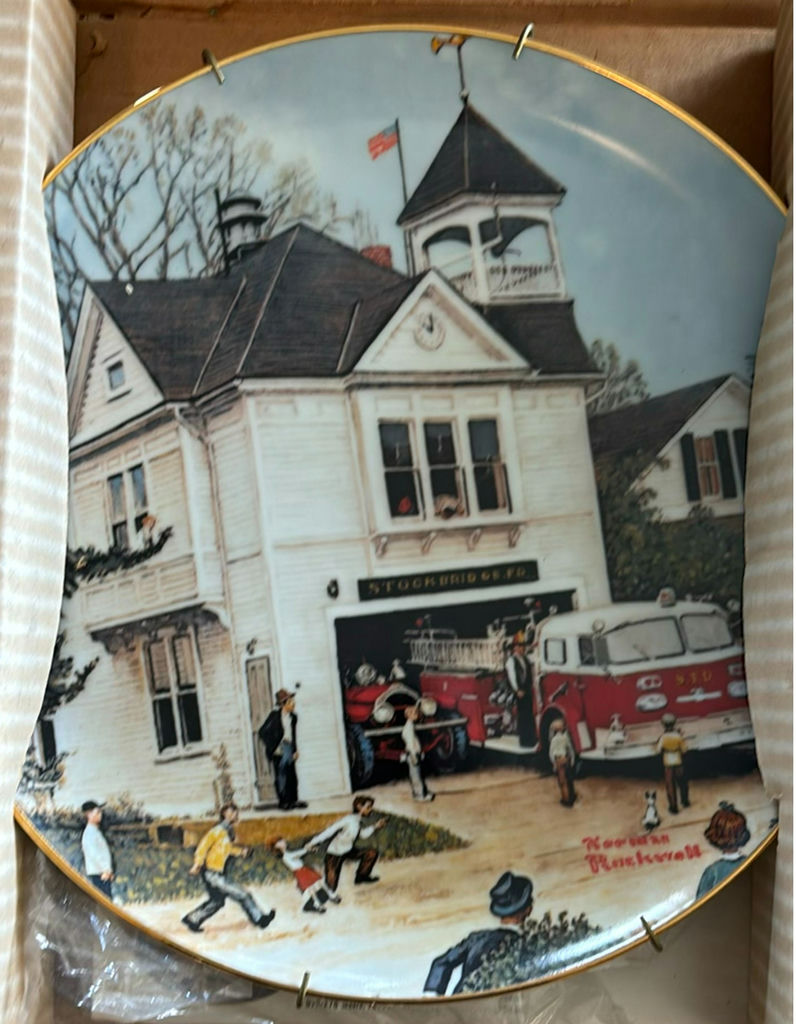Norman Rockwell Collectible Plates: The Doctor and the Doll and Stockbridge Scenes - image 6 of 11