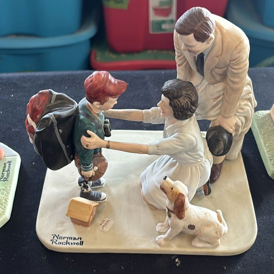 Norman Rockwell Figurines and Mugs Collection - image 7 of 19