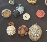 Assorted vintage jewelry components and accessories - thumbnail 2 of 5