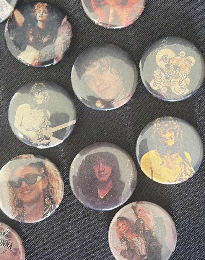 Assorted round celebrity music pins - image 3 of 5