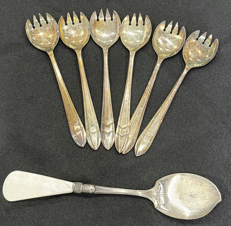 Seven-Piece Silver-Tone Flatware Set - image 1 of 5
