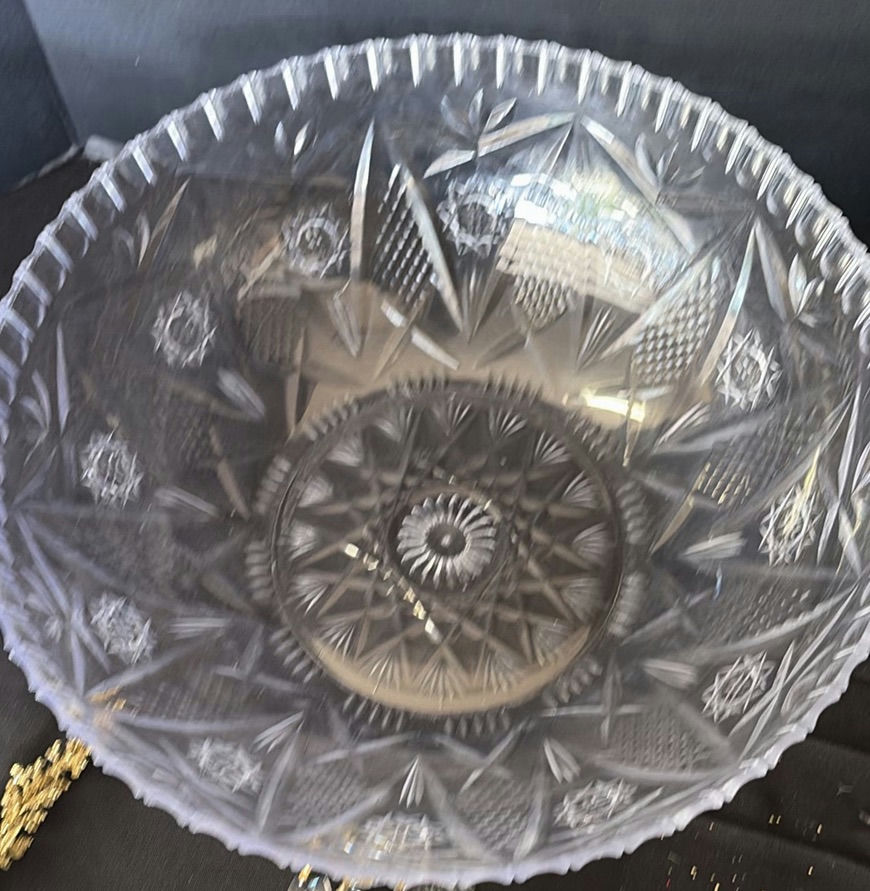 Cut-glass crystal bowls and bead garland - image 4 of 6