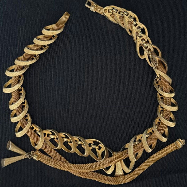 Assorted Necklaces and Jewelry - image 3 of 4
