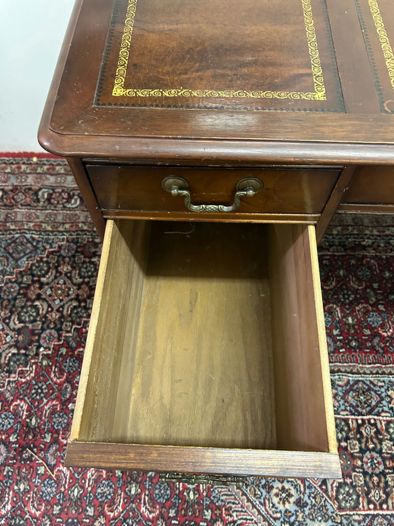 Vintage Sligh Furniture Leather Top Desk - image 7 of 11
