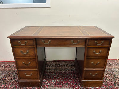 Vintage Sligh Furniture Leather Top Desk - Image 1 of 11