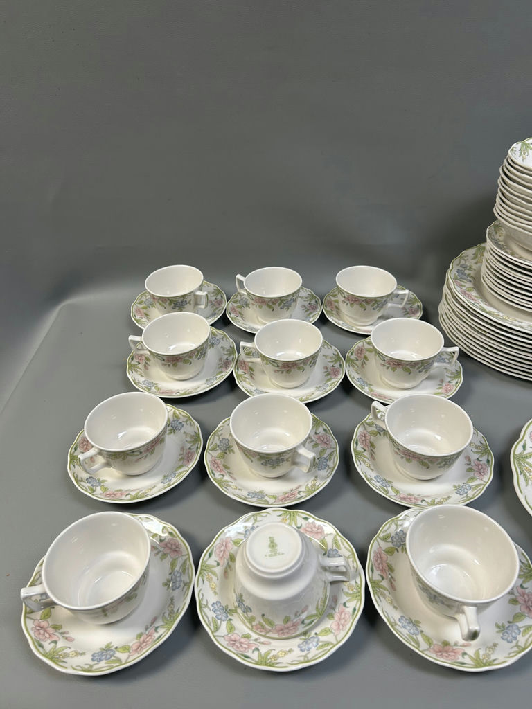 Royal Doulton Majestic Collection China - image 5 of 9