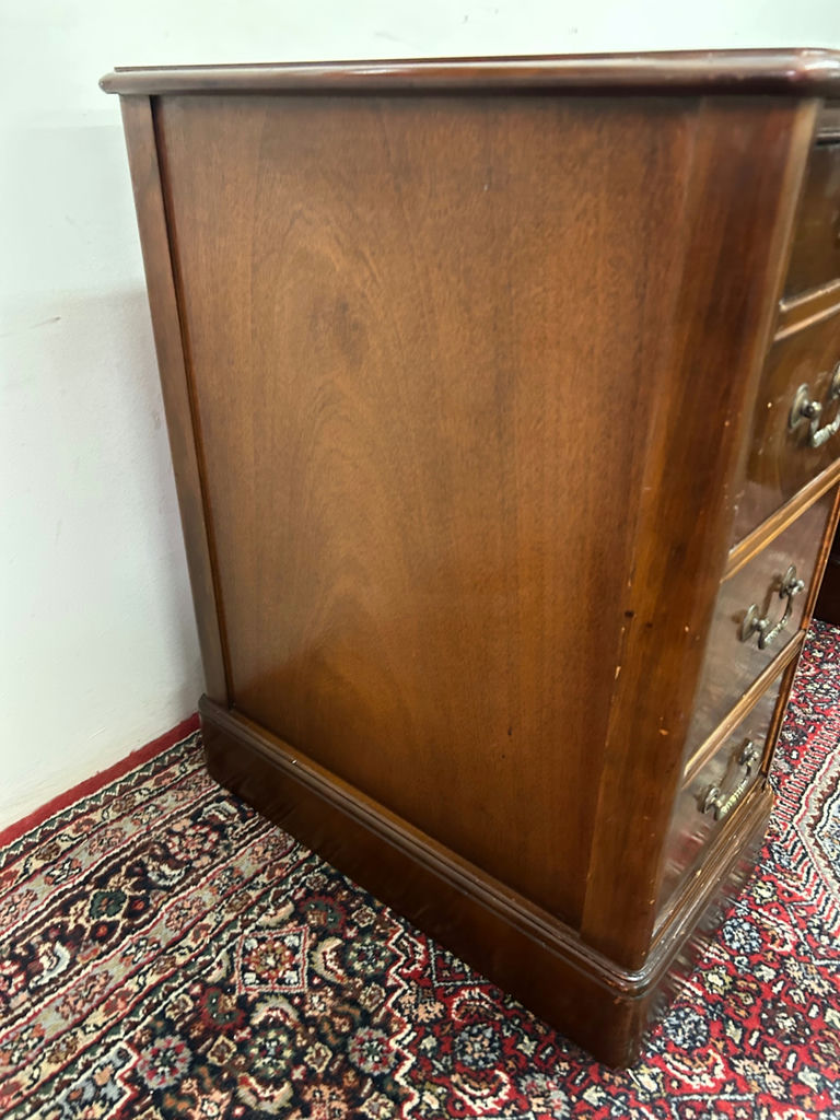 Vintage Sligh Furniture Leather Top Desk - image 11 of 11