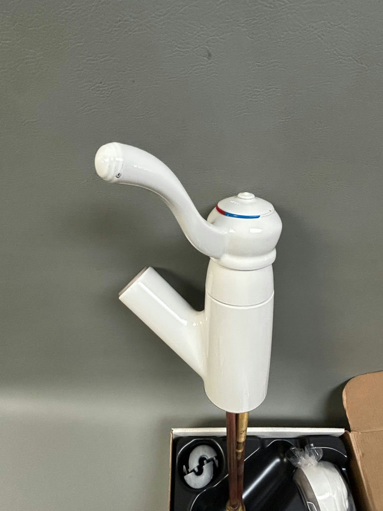  A Modern Moen Kitchen Faucet  - image 3 of 7