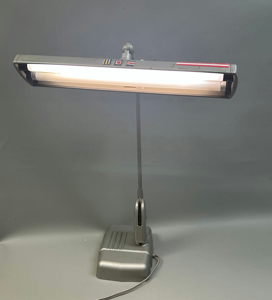 Vintage Dazor Military Floating Drafting Table Lamp - image 4 of 7