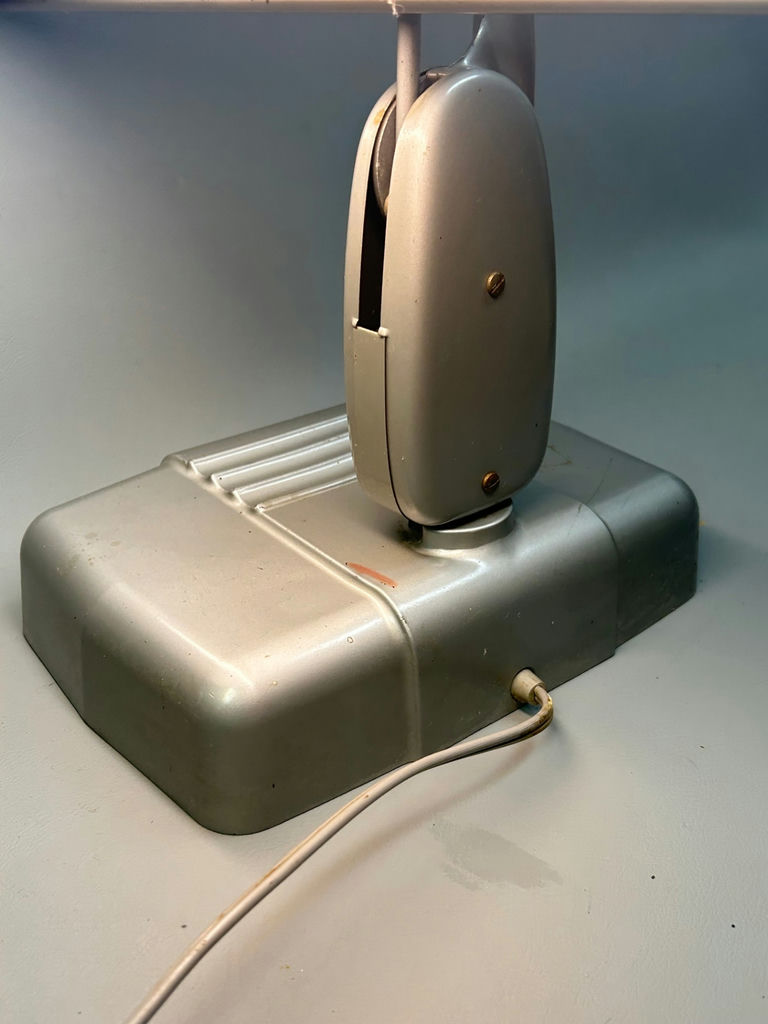Vintage Dazor Military Floating Drafting Table Lamp  - image 3 of 7