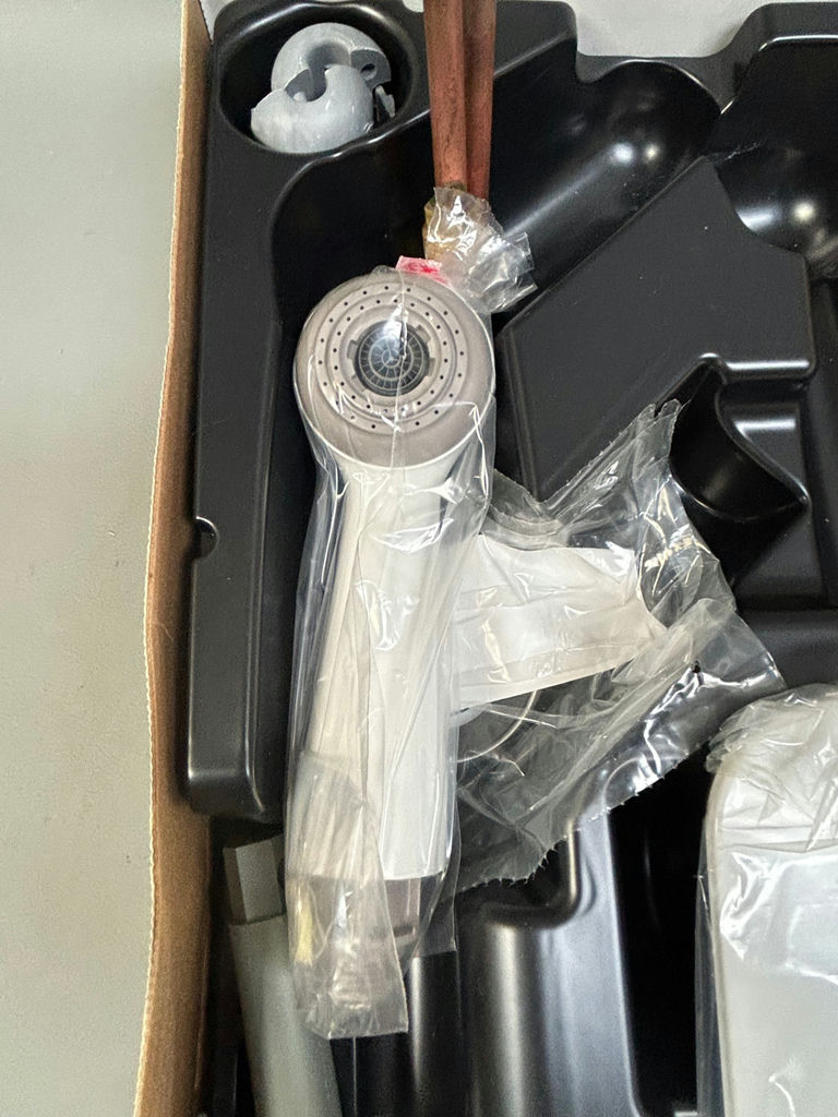 A Modern Moen Kitchen Faucet - image 5 of 7