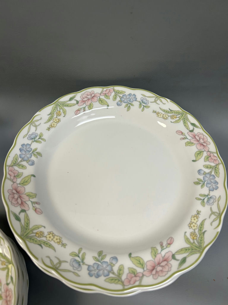 Royal Doulton Majestic Collection China - image 7 of 9