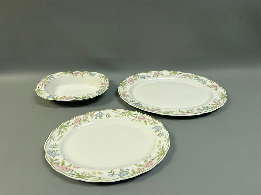 Royal Doulton Majestic Collection China - image 8 of 9