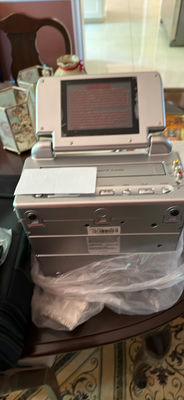 Portable VHS player with screen - Image 1 of 4