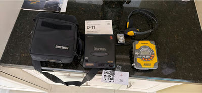 Portable CD players with headphones and carrying case - Image 1 of 4