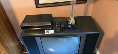 Vintage CRT television with VCR and ornate lamp - Image 1 of 5