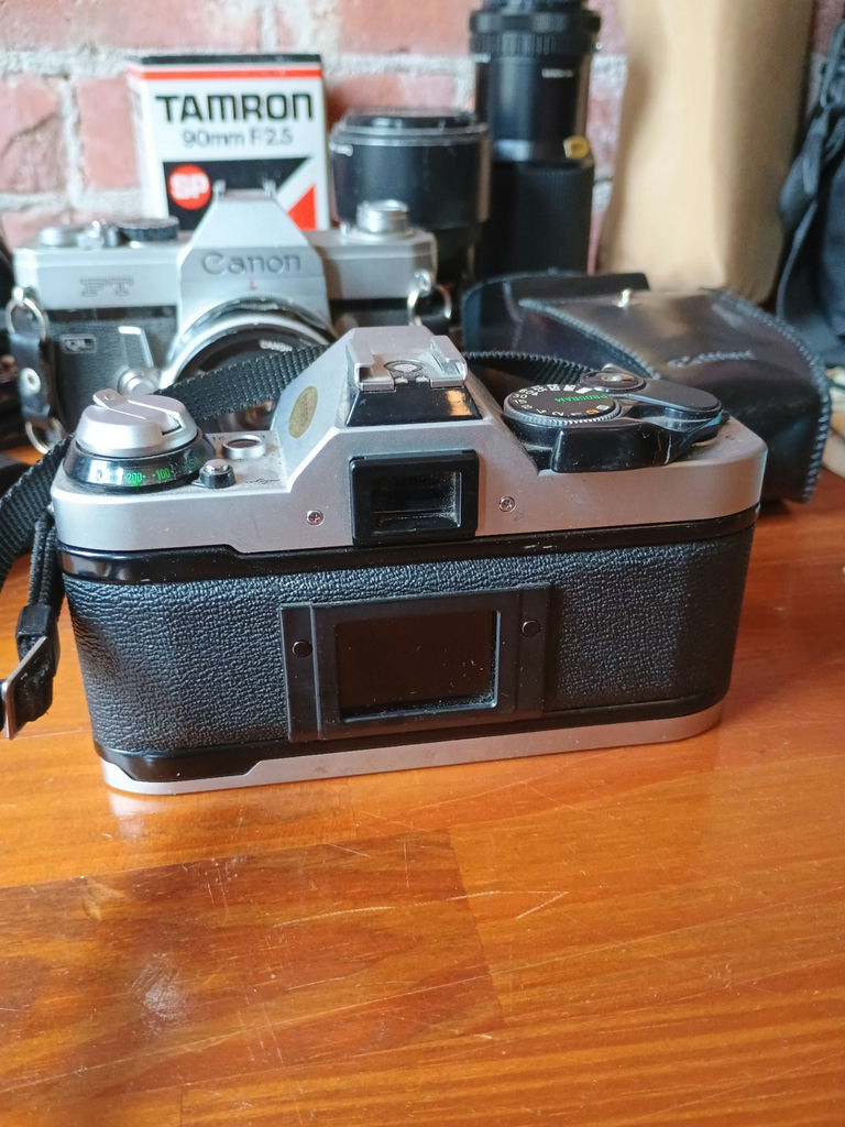 Vintage cameras - image 4 of 13