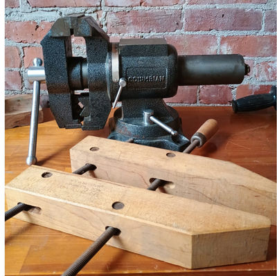 Bench vise with wooden clamp - Image 1 of 4