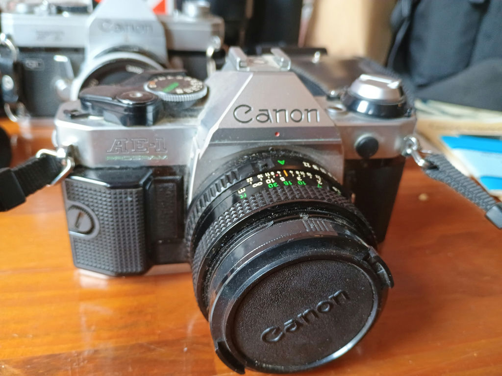 Vintage cameras - image 2 of 13