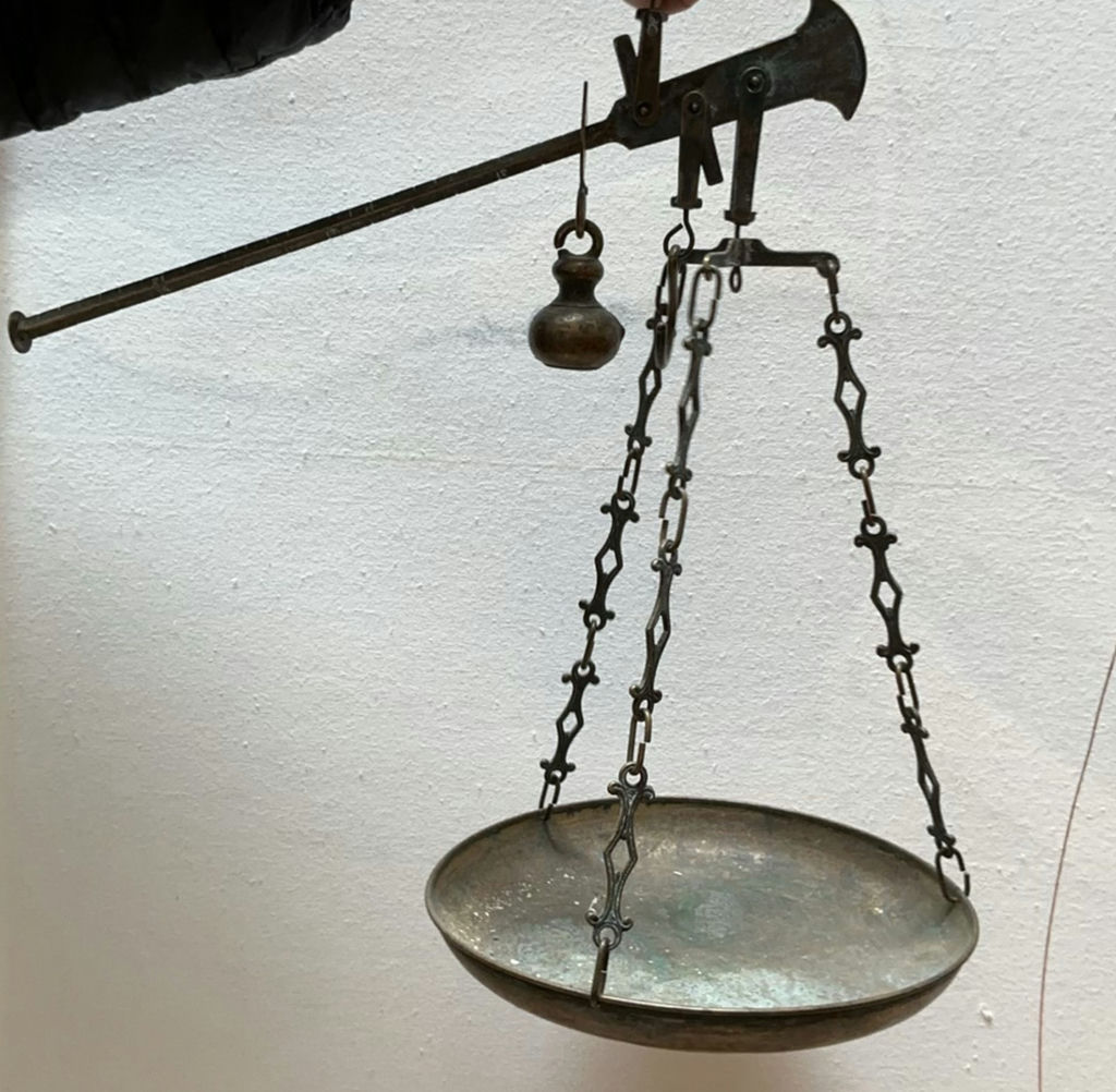 Antique Bronze, Brass, And Copper Tilt Beam Scale - image 4 of 4