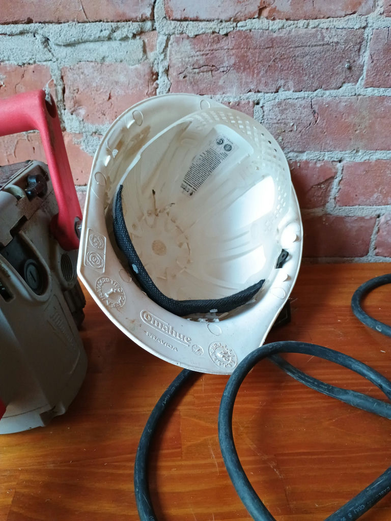 Milwaukee Hole Hawg electric drill with safety helmet - image 4 of 4